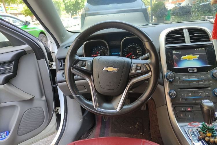 Used Chevrolet Malibu 2013 2.0L Automatic Luxury Edition Steering Wheel