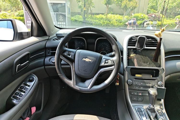 Used Chevrolet Malibu 2013 2.0L Automatic Luxury Edition Steering Wheel