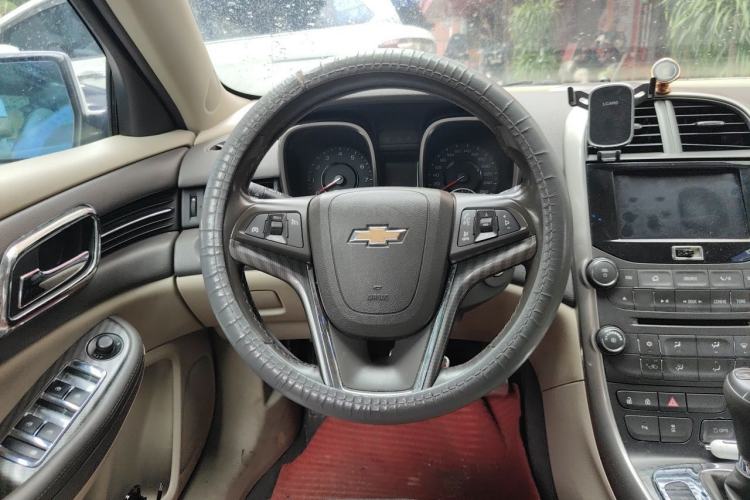 Used Chevrolet Malibu 2013 2.4L Automatic Luxury Edition Steering Wheel