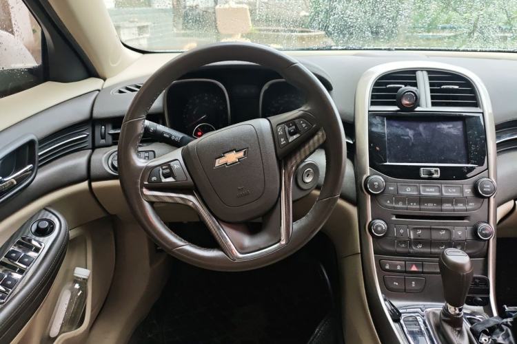 Used Chevrolet Malibu 2013 2.4L Automatic Luxury Edition Steering Wheel