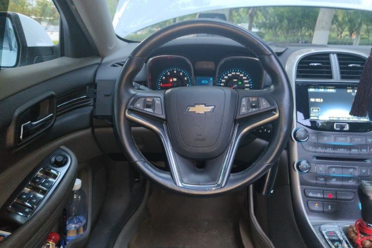 Used Chevrolet Malibu 2013 2.4L Automatic Luxury Edition Steering Wheel
