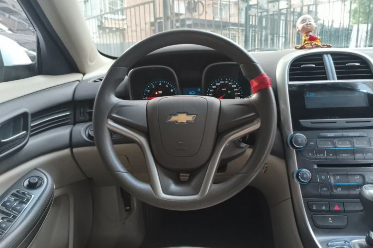 Used Chevrolet Malibu 2013 2.0L Automatic Comfort Edition Steering Wheel