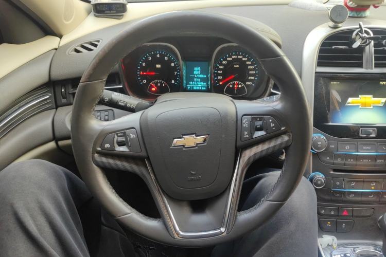 Used Chevrolet Malibu 2013 2.0L Automatic Luxury Edition Steering Wheel