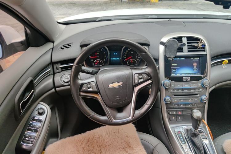 Used Chevrolet Malibu 2013 2.4L Automatic Luxury Edition Steering Wheel