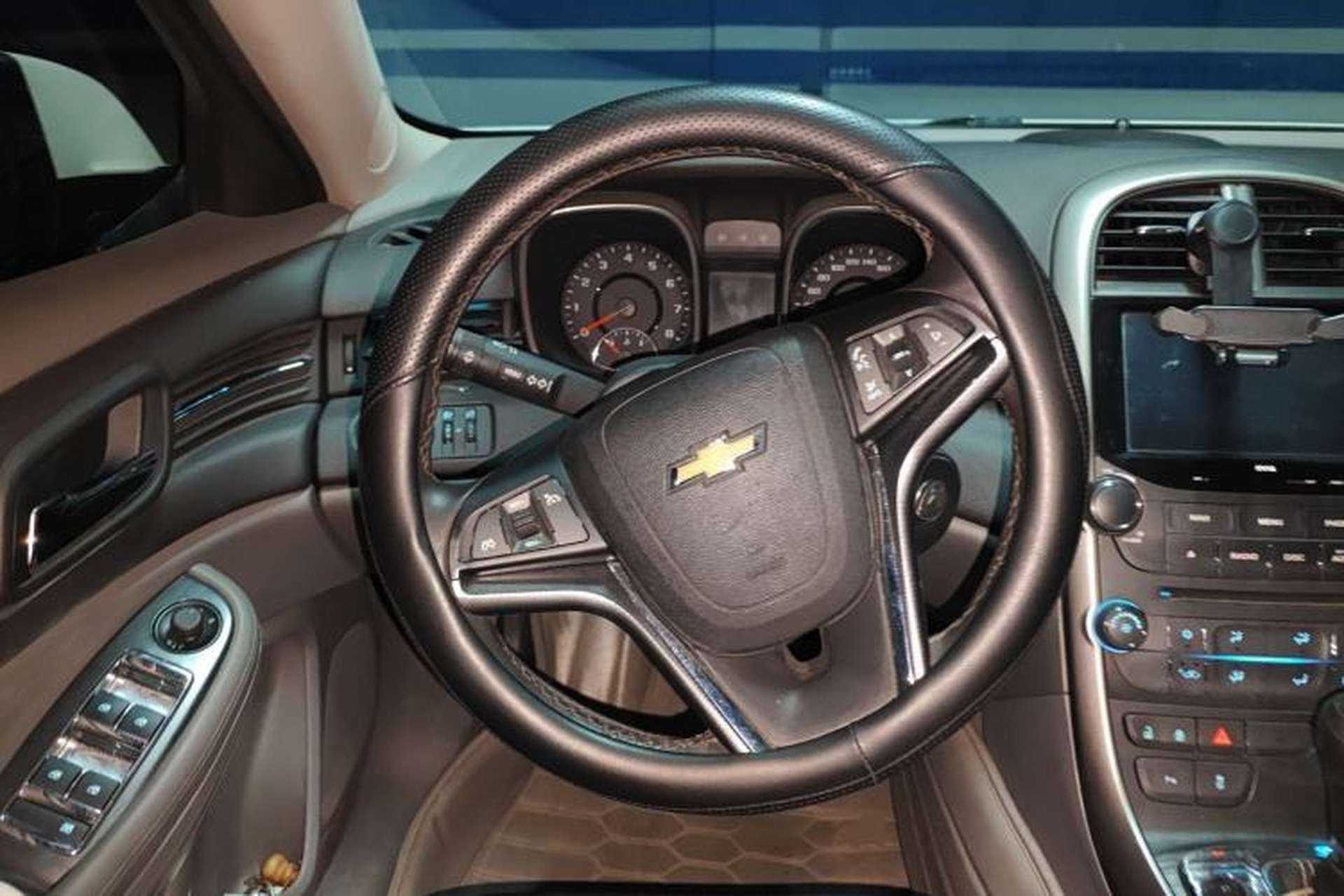 Used Chevrolet Malibu 2013 2.0L Automatic Luxury Edition Steering Wheel