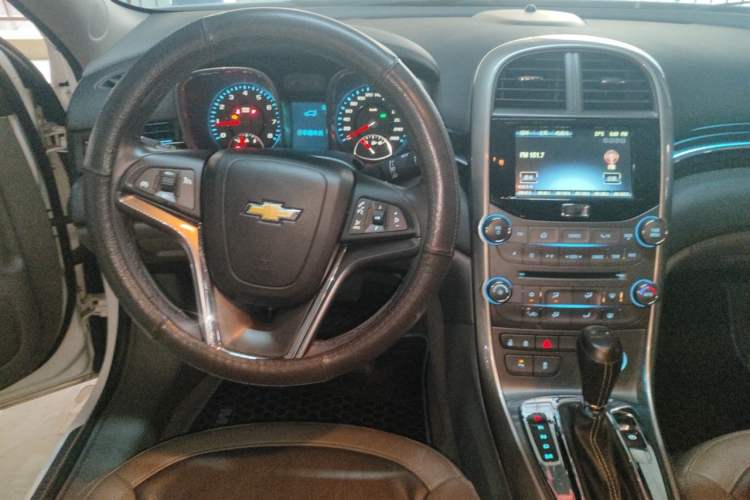 Used Chevrolet Malibu 2013 2.0L Automatic Luxury Edition Steering Wheel