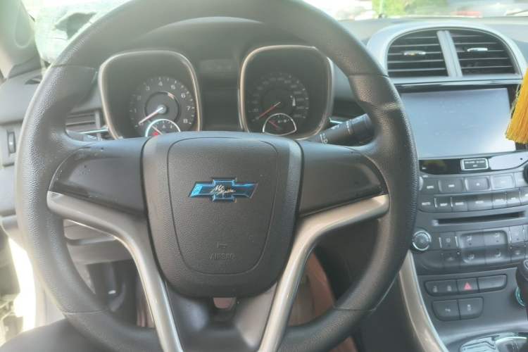 Used Chevrolet Malibu 2013 1.6T Automatic Comfort Edition Steering Wheel