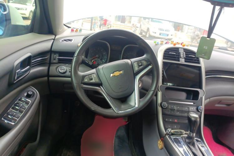 Used Chevrolet Malibu 2013 2.4L Automatic Luxury Edition Steering Wheel