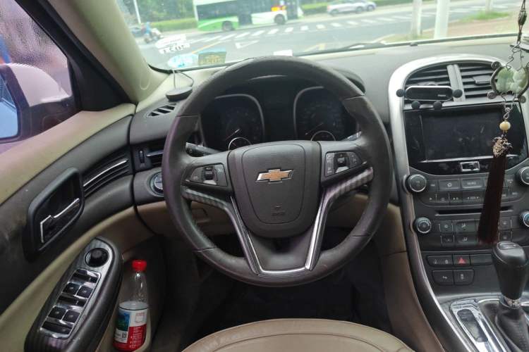 Used Chevrolet Malibu 2013 2.0L Automatic Luxury Edition Steering Wheel