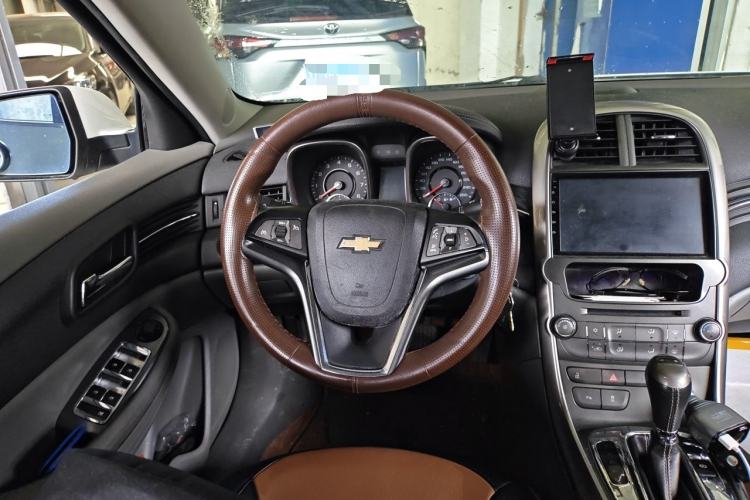 Used Chevrolet Malibu 2013 2.0L Automatic Luxury Edition Steering Wheel
