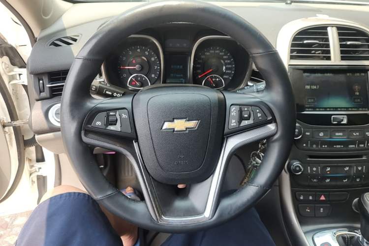Used Chevrolet Malibu 2013 2.0L Automatic Luxury Edition Steering Wheel