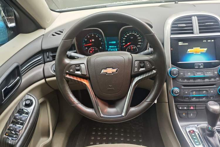 Used Chevrolet Malibu 2013 2.0L Automatic Luxury Edition Steering Wheel
