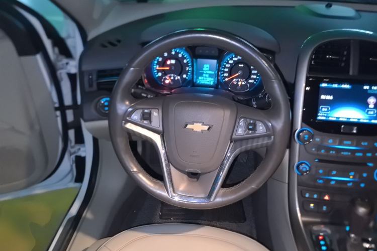 Used Chevrolet Malibu 2013 2.0L Automatic Luxury Edition Steering Wheel