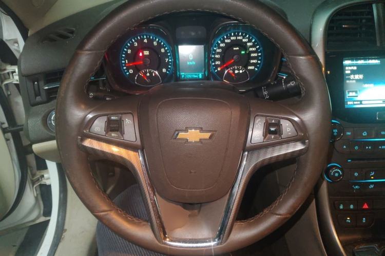 Used Chevrolet Malibu 2013 2.0L Automatic Luxury Edition Steering Wheel