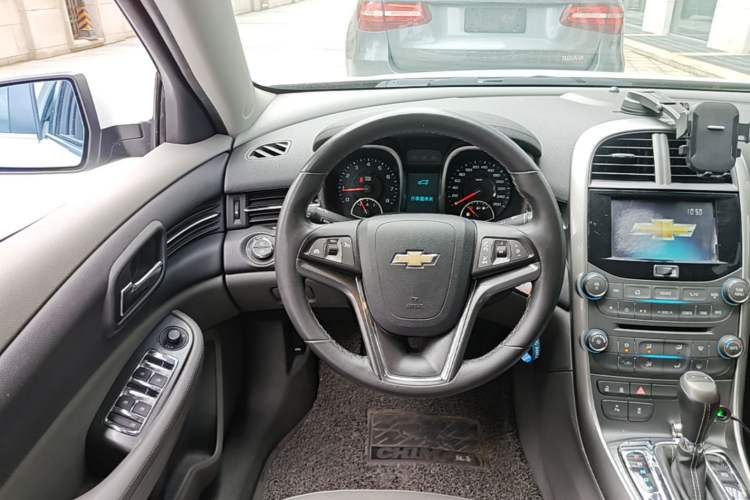 Used Chevrolet Malibu 2013 2.0L Automatic Luxury Edition Steering Wheel