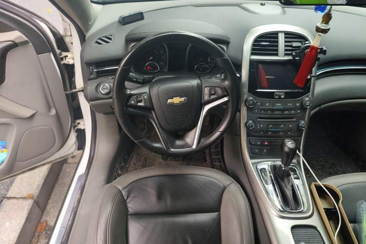 Used Chevrolet Malibu 2013 2.0L Automatic Luxury Edition Steering Wheel