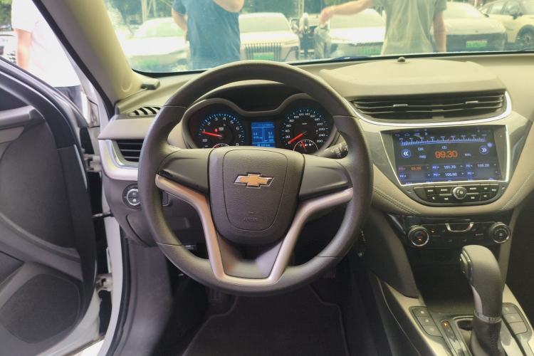 Used Chevrolet Malibu 2013 1.6T Automatic Comfort Edition Steering Wheel