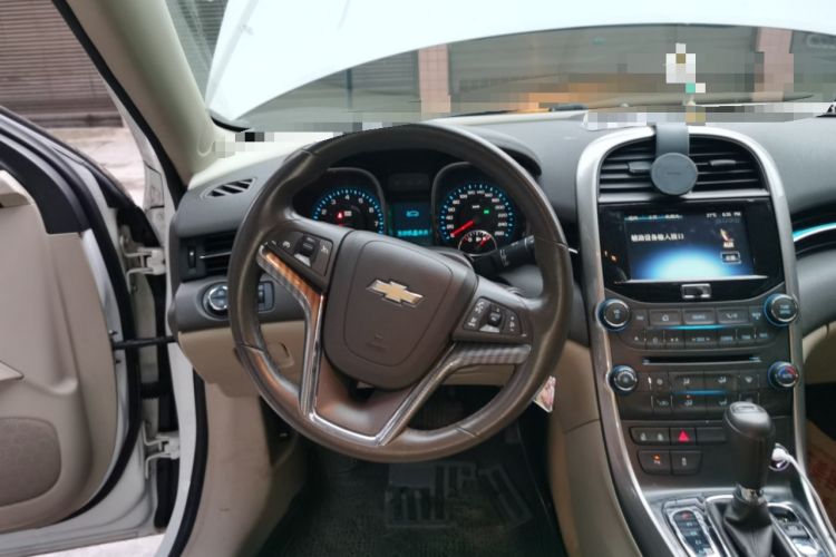 Used Chevrolet Malibu 2013 2.4L Automatic Luxury Edition Steering Wheel