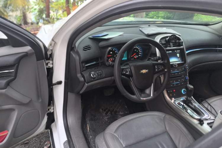 Used Chevrolet Malibu 2013 2.4L Automatic Luxury Edition Steering Wheel