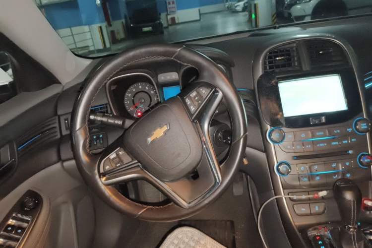 Used Chevrolet Malibu 2013 2.4L Automatic Luxury Edition Steering Wheel