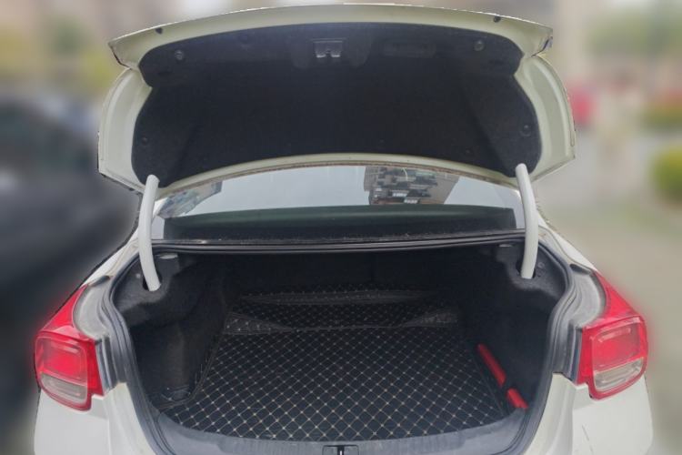 Used Chevrolet Malibu 2013 1.6T Automatic Comfort Edition Trunk