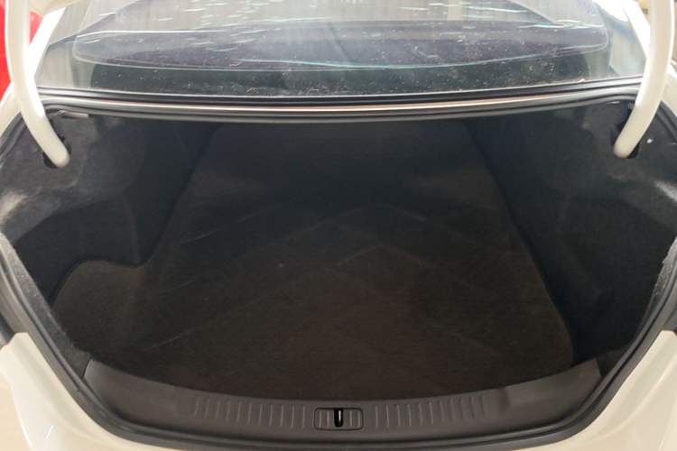 Used Chevrolet Malibu 2013 2.0L Automatic Comfort Edition Trunk