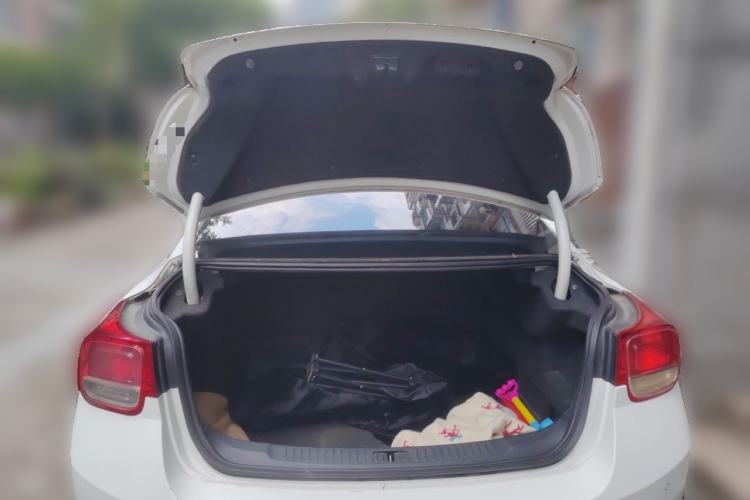Used Chevrolet Malibu 2013 1.6T Automatic Comfort Edition Trunk