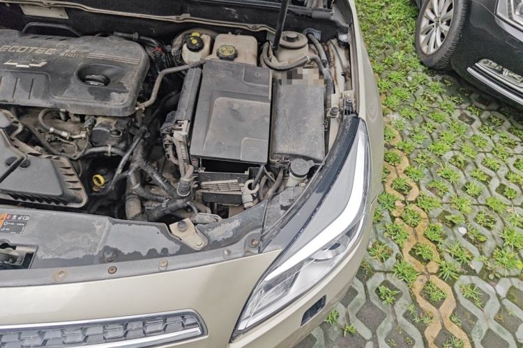 Used Chevrolet Malibu 2013 2.4L Automatic Luxury Edition Engine Bay Left