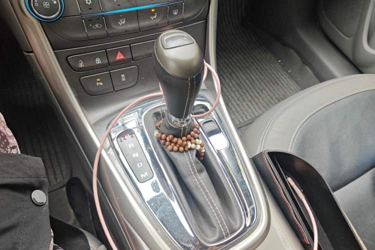 Used Chevrolet Malibu 2013 2.4L Automatic Luxury Edition Gear Lever