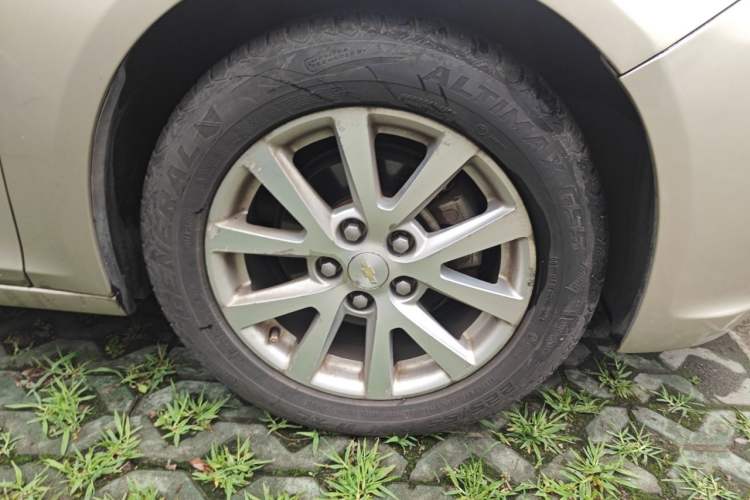 Used Chevrolet Malibu 2013 2.4L Automatic Luxury Edition Right Front Wheel Hub