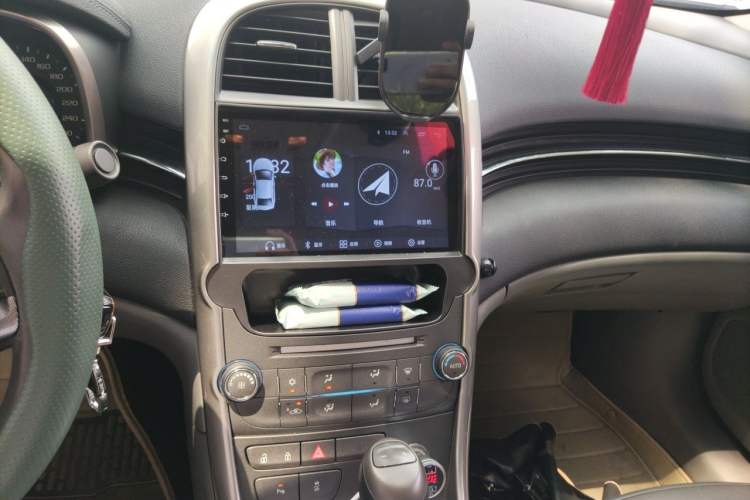 Used Chevrolet Malibu 2014 2.0L Automatic Luxury Edition Audio And AC Panel