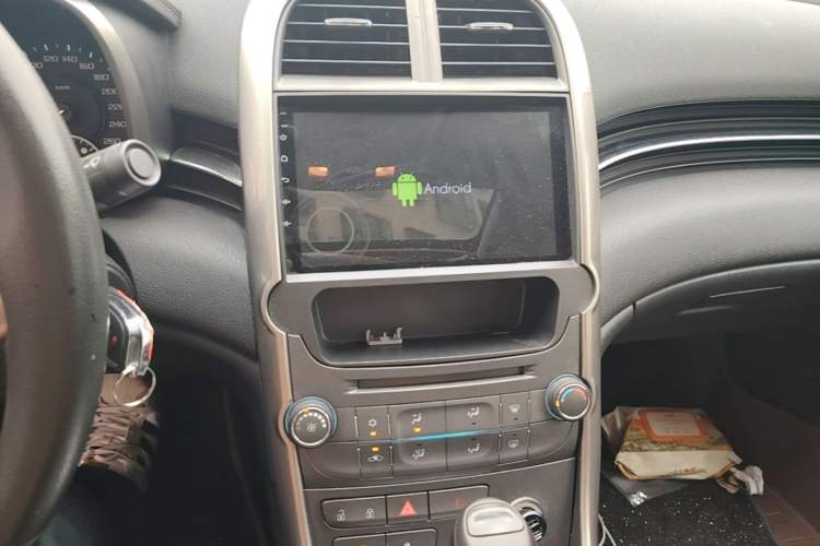 Used Chevrolet Malibu 2014 1.6T Automatic Comfort Edition Audio And AC Panel