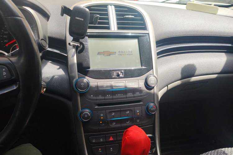 Used Chevrolet Malibu 2014 2.0L Automatic Luxury Edition Audio And AC Panel