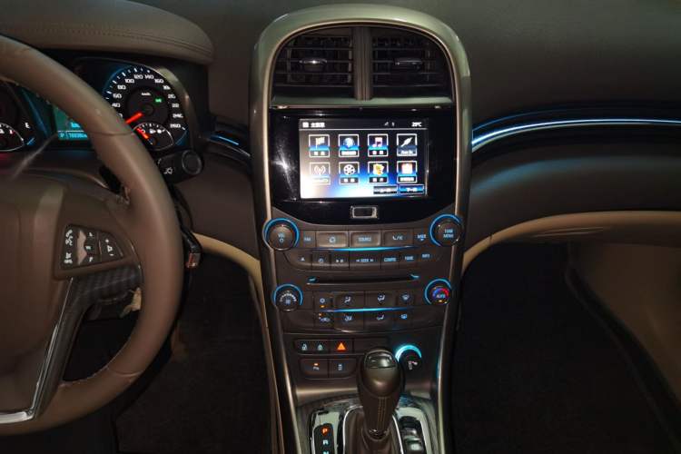 Used Chevrolet Malibu 2014 2.4L Automatic Luxury Edition Audio And AC Panel