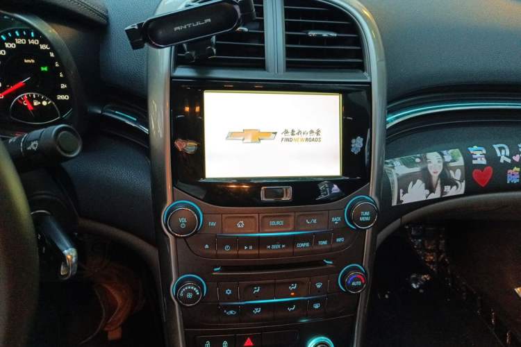 Used Chevrolet Malibu 2014 2.0L Automatic Luxury Edition Audio And AC Panel