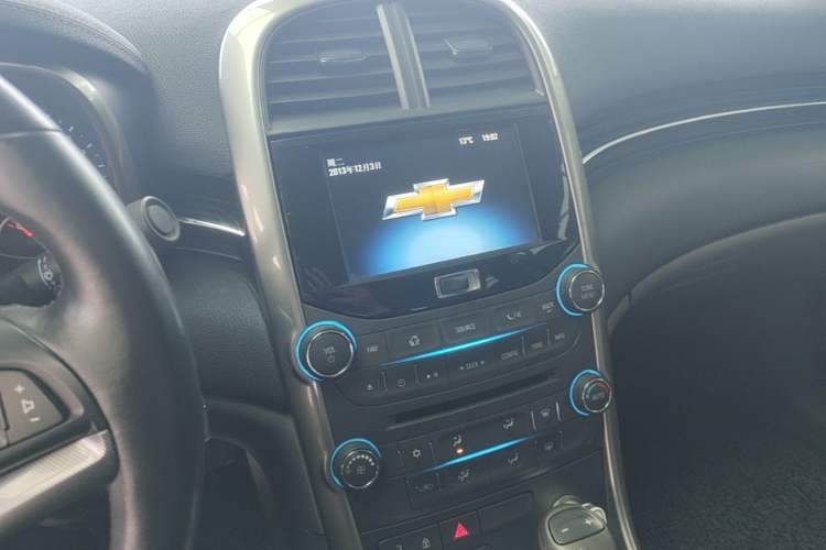 Used Chevrolet Malibu 2014 2.0L Automatic Luxury Edition Audio And AC Panel