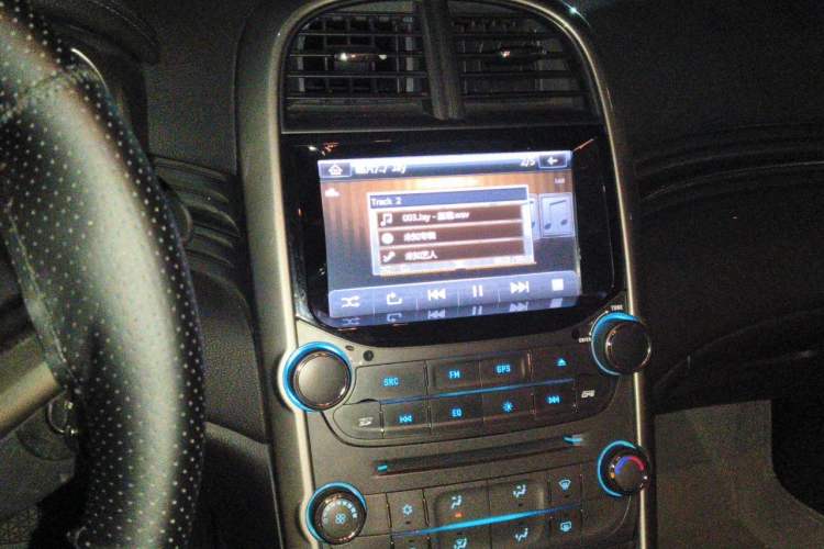 Used Chevrolet Malibu 2014 1.6T Automatic Comfort Edition Audio And AC Panel