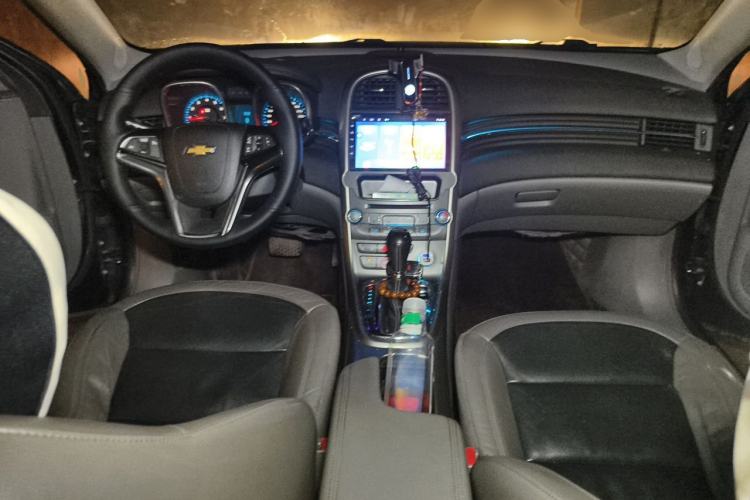 Used Chevrolet Malibu 2014 2.4L Automatic Luxury Edition Center Console
