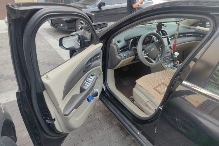 Used Chevrolet Malibu 2014 2.0L Automatic Comfort Edition Driver Seat