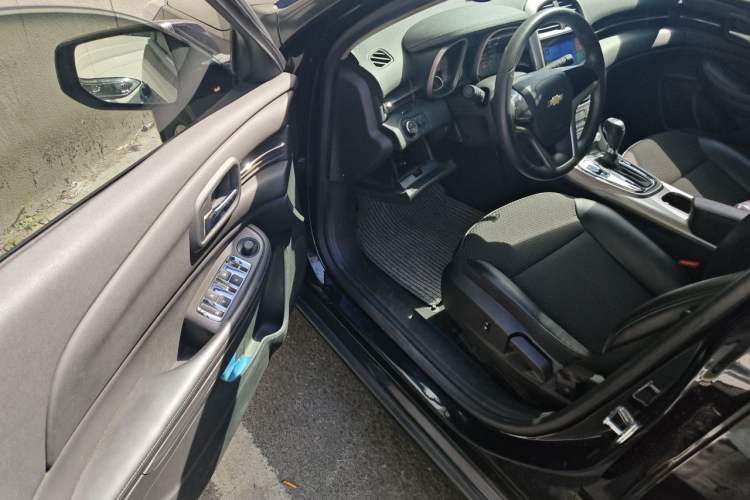 Used Chevrolet Malibu 2014 1.6T Automatic Comfort Edition Driver Seat