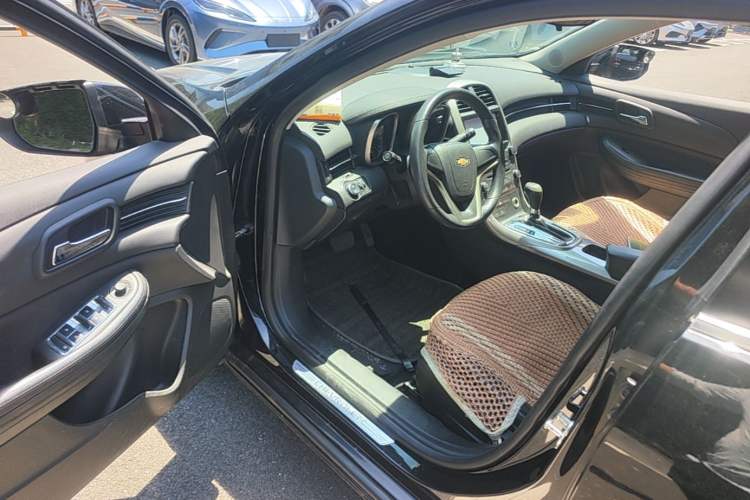 Used Chevrolet Malibu 2014 1.6T Automatic Comfort Edition Driver Seat