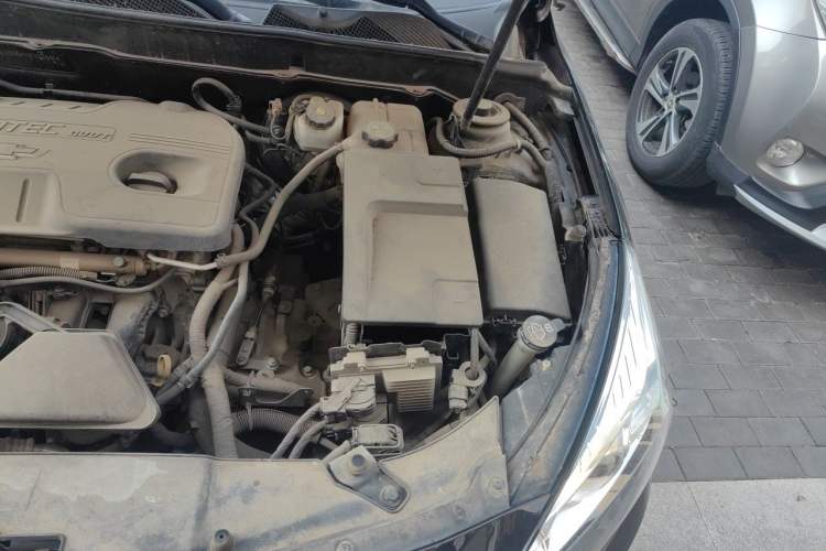 Used Chevrolet Malibu 2014 2.0L Automatic Comfort Edition Engine Bay Left