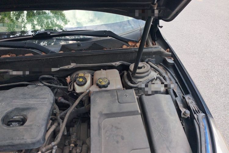 Used Chevrolet Malibu 2014 2.0L Automatic Comfort Edition Engine Bay Left