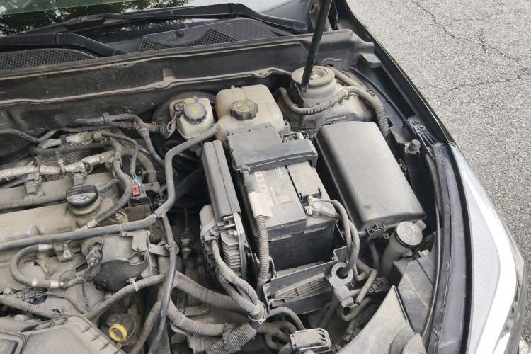 Used Chevrolet Malibu 2014 2.4L Automatic Luxury Edition Engine Bay Left