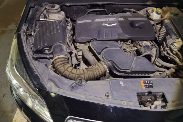 Used Chevrolet Malibu 2014 2.4L Automatic Luxury Edition Engine Bay Right