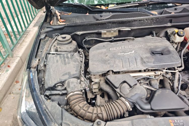 Used Chevrolet Malibu 2014 2.0L Automatic Luxury Edition Engine Bay Right