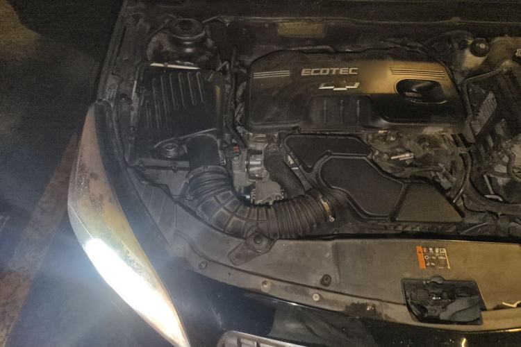 Used Chevrolet Malibu 2014 2.4L Automatic Luxury Edition Engine Bay Right