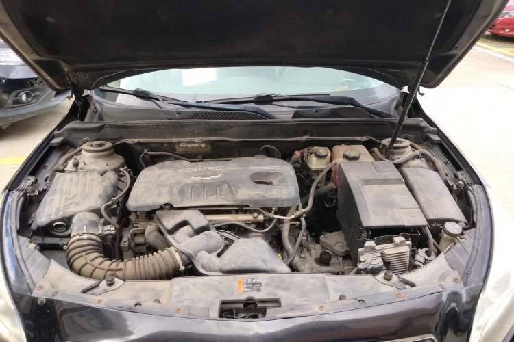 Used Chevrolet Malibu 2014 2.0L Automatic Comfort Edition Engine Bay