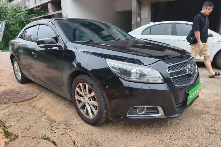 Used Chevrolet Malibu 2014 2.4L Automatic Luxury Edition Front Right 45 Deg