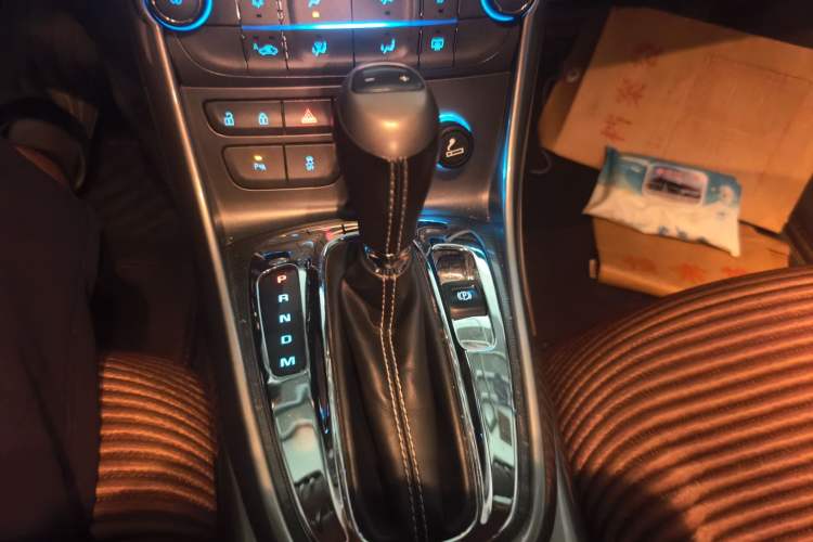 Used Chevrolet Malibu 2014 2.0L Automatic Luxury Edition Gear Lever